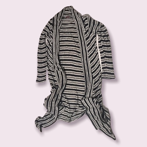 🌟SALE 2/$10.00‼️ Pretty young thing Women’s White/Black/Gray Cardigan size M - Picture 7 of 9
